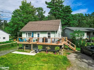 22 GLEN Avenue, Parry Sound, ON P2A 2B8
