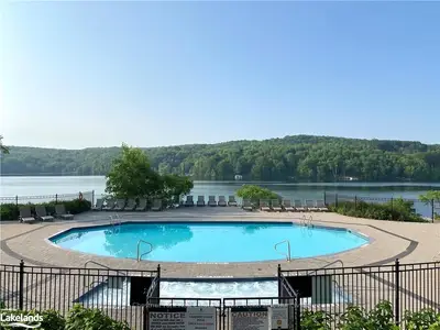 25 PEN LAKE POINT Road 420, Huntsville, ON P1H 1A9