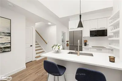 12 BECKWITH Lane 304, Blue Mountains, ON L9Y 0A4