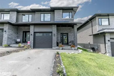 10 CASCADE Lane, Huntsville, ON P1H 1Y7