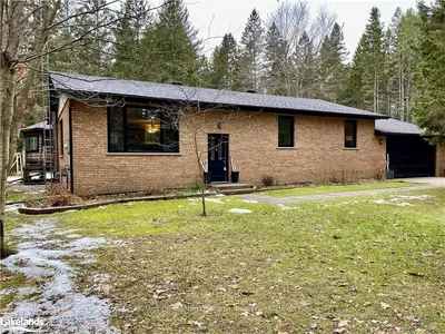 34 HIAWATHA Drive, Huntsville, ON P0B 1L0