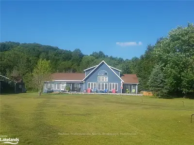 82 Seelys Road, Huntsville, ON P1H 2J3
