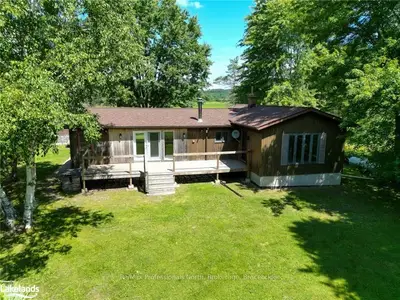 1049 CARLO ENTERPRISE Road, Muskoka Lakes, ON P0B 1M0