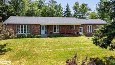21 MAPLE Street, Seguin, ON P0C 1J0