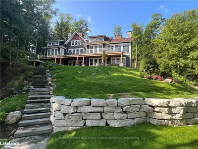 1033 ROSSCLAIR Road 11, Muskoka Lakes, ON P0B 1J0