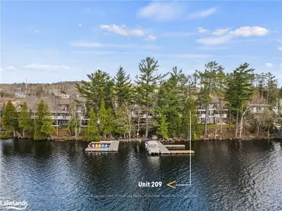 10 COVESIDE Drive 209, Huntsville, ON P1H 1C3