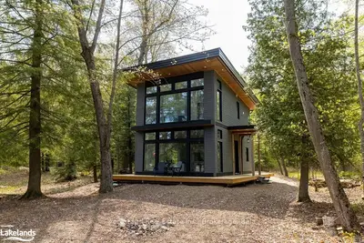26 MCVITTIE, Bracebridge, ON, P1L 1W8