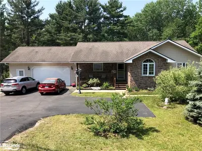 565 RAVENSCLIFFE Road, Huntsville, ON P1H 1N5