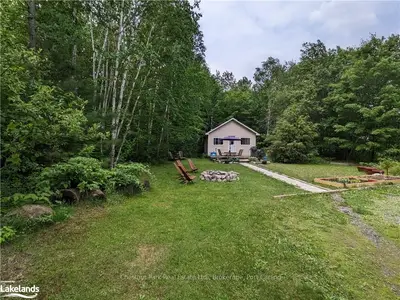 1015 CURRIE Street, Muskoka Lakes, ON P0C 1A0