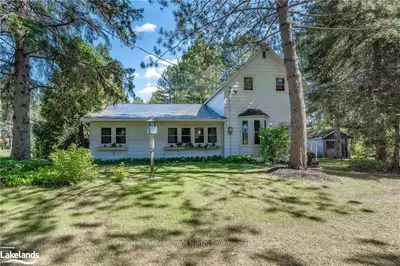 93 NOVAR Road, Huntsville, ON P0A 1R0