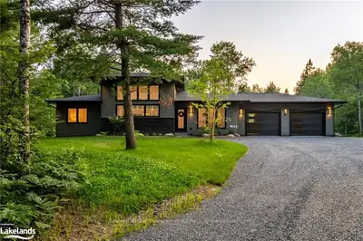 1049 SPRING LAKE Road, Lake of Bays, ON P0A 1H0
