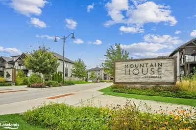 11 Beckwith Lane 301, Blue Mountains, On L9y 0c7
