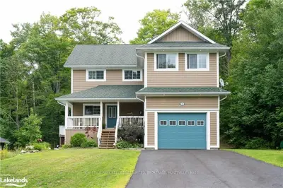 10 MACKENZIE Drive, Huntsville, ON P1H 0A1