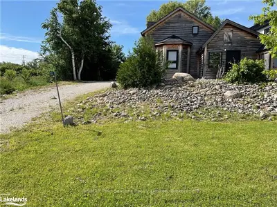 114 LENDVAY Alley, Blue Mountains, ON L9Y 0S3