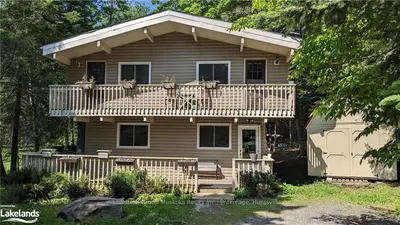 250 WOODLAND Drive, Huntsville, ON P1H 1A6