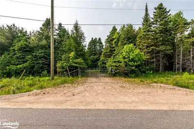 0 NORTH PICKEREL LAKE Road, Armour, ON P0A 1C0