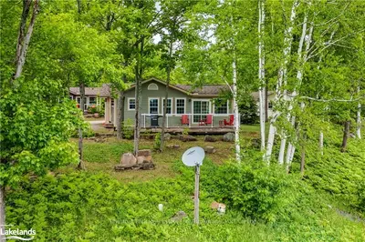 1052 RAT BAY Road 110-3, Lake of Bays, ON P1H 2J6