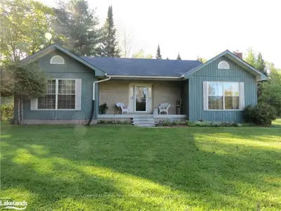 1099 GLAMOR LAKE Road, Highlands East, ON K0M 1R0