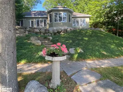 43 ESTATE Drive, Muskoka Lakes, ON P0B 1J0