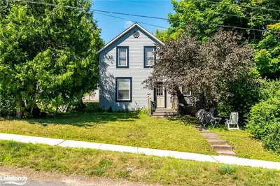 43 CENTRE Street S, Huntsville, ON P1H 1K4
