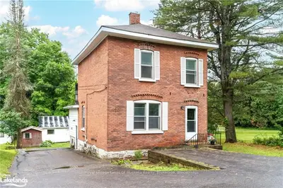 20 EDWARD Street, Bracebridge, ON P1L 1H5