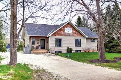 121 HILL Street, Blue Mountains, ON N0H 1J0
