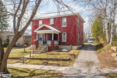23 WEST Street N, Huntsville, ON P1H 1X6
