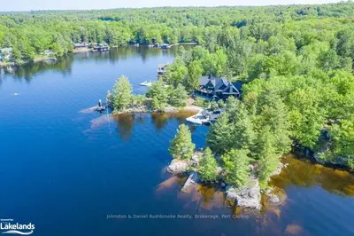 1032 THE TOM WROE Road, Muskoka Lakes, ON P0B 1J0