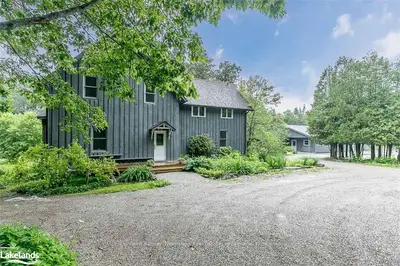 320 LINDGREN Road E, Huntsville, ON P1H 1Y6