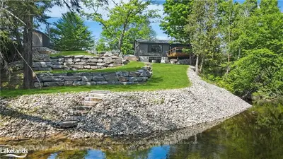 1053 KENNISIS LAKE Road, Dysart et al, ON K0M 1S0