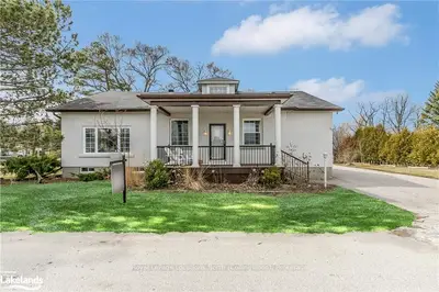 104 BLUE MOUNTAIN Drive, Blue Mountains, ON L9Y 0K9