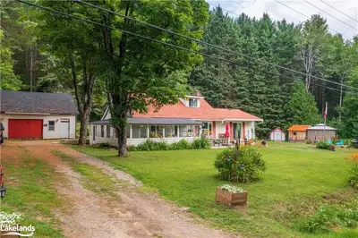 1052 CHARLIE THOMPSON Road, Lake of Bays, ON P0A 1H0