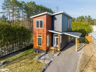 206 PINE Street, Bracebridge, ON P1L 1Z5