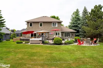 132 Grand Cypress Lane, Blue Mountains, ON L9Y 0K6