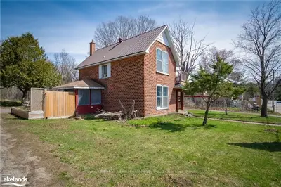 2673 MUSKOKA ROAD 117 Road W, Lake of Bays, ON P0B 1A0