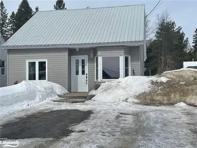 8 EDWARD Street, Sundridge, ON P0A 1Z0