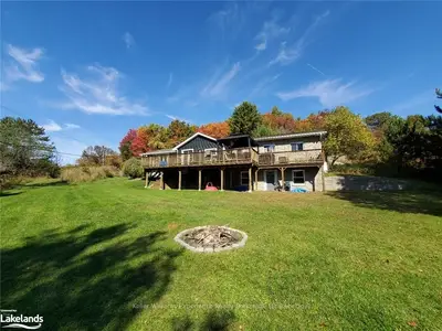 585 DEER LAKE Road, Huntsville, ON P0B 1L0