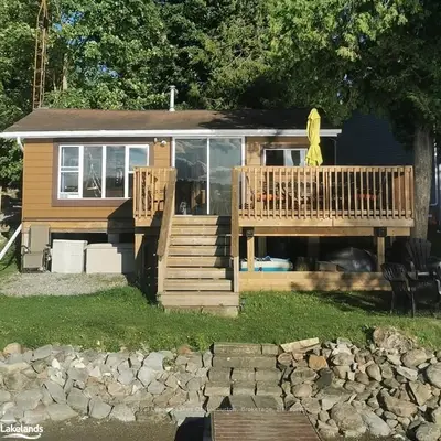 6 GREENWOOD Road, Kawartha Lakes, ON K0M 1B0