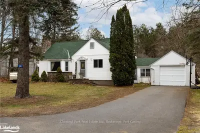 210 MUSKOKA BEACH Road, Gravenhurst, ON P1P 1B6