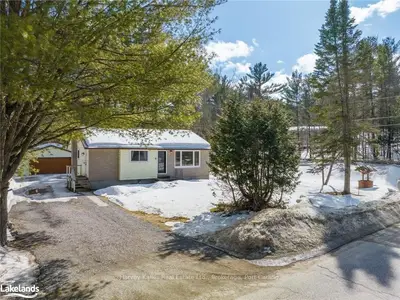 1 MCNABB Street, Bracebridge, ON P1L 1R4