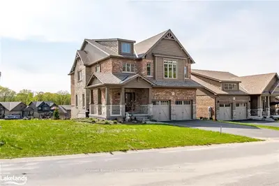 1 BRAESIDE Crescent, Huntsville, ON P1H 0C5