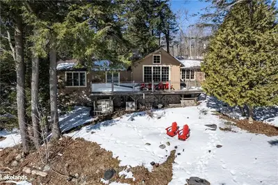 1033 ROSSCLAIR Road 26, Muskoka Lakes, ON P0B 1J0