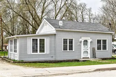 240 ELGIN Street S, West Grey, ON N0G 1R0