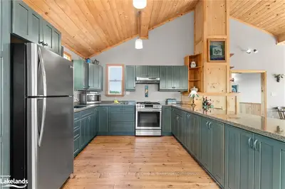 2 Island 20 / Sawdust, Georgian Bay, On, L0k 1s0