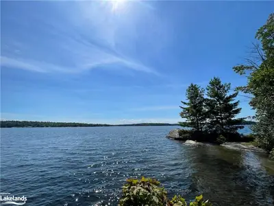 1062 HUNGRY BAY Road, Georgian Bay, ON L0K 1E0