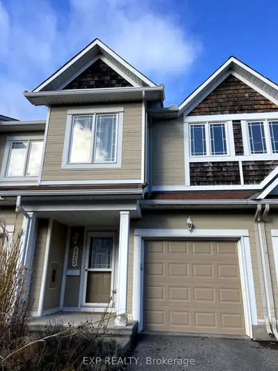 Att/Row/Townhouse in Kanata