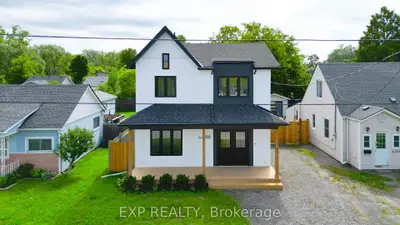 Detached in Niagara Falls