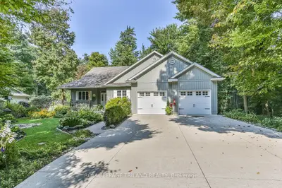 Detached in Lambton Shores