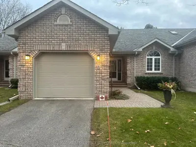Condo Townhouse in Peterborough