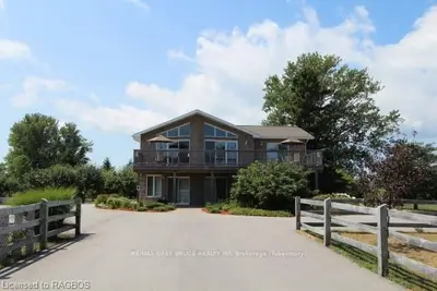 18 Hawthorne Drive, Northern Bruce Peninsula, On N0h 1m0